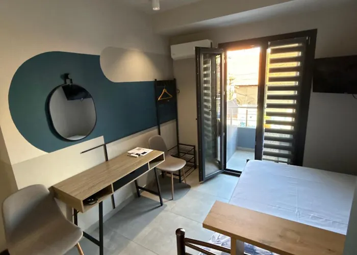 κεντρικό και ιδιαίτερο *